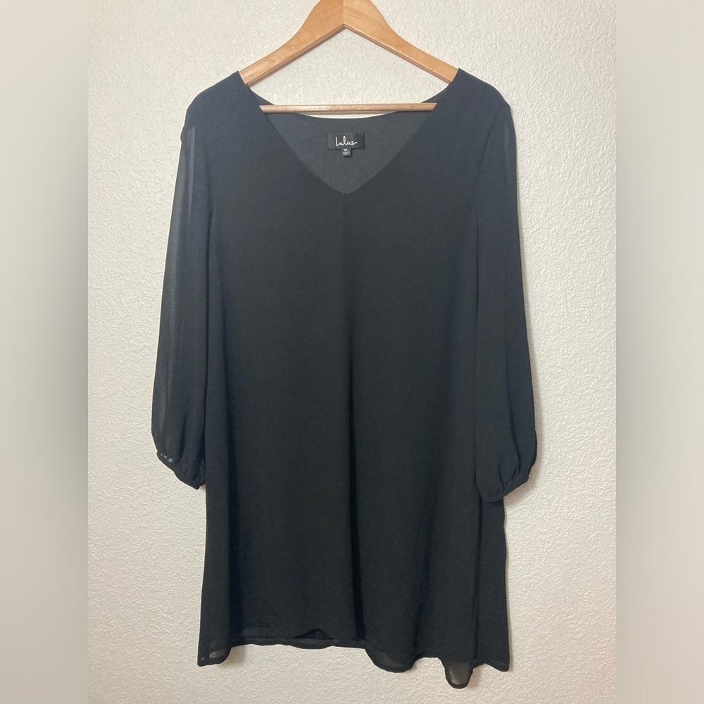 Lulus Medium black tunic blouse slit sheer sleeves Vneck business